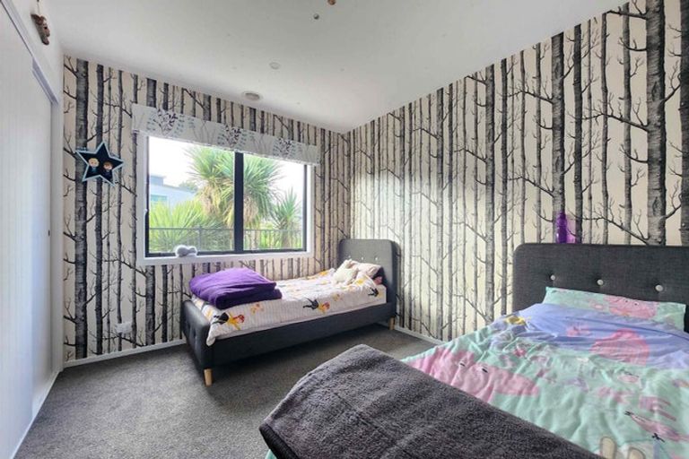 Photo of property in 6 Cartographer Way, Whitby, Porirua, 5024