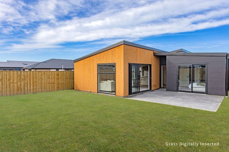 Photo of property in 27 Herridge Street, Woodend, 7691