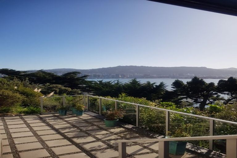 Photo of property in 2/9 Wilkinson Street, Oriental Bay, Wellington, 6011