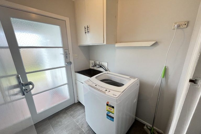 Photo of property in 10 Gills Avenue, Papakura, 2110