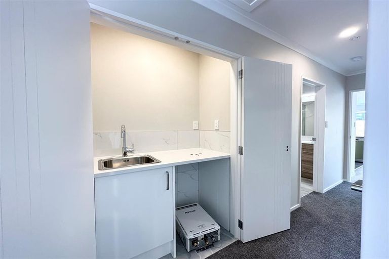 Photo of property in 31 Combat Street, Papakura, 2110