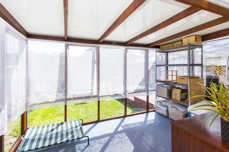 Photo of property in 71 Oregon Drive, Maoribank, Upper Hutt, 5018