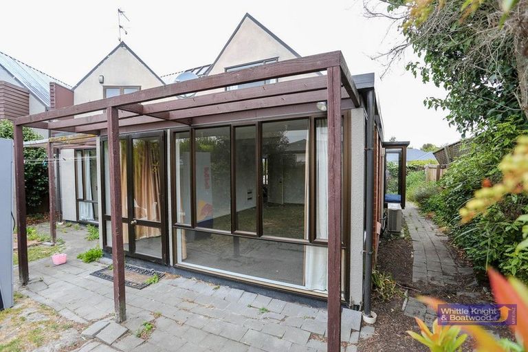 Photo of property in 2/4 Montana Avenue, Ilam, Christchurch, 8041