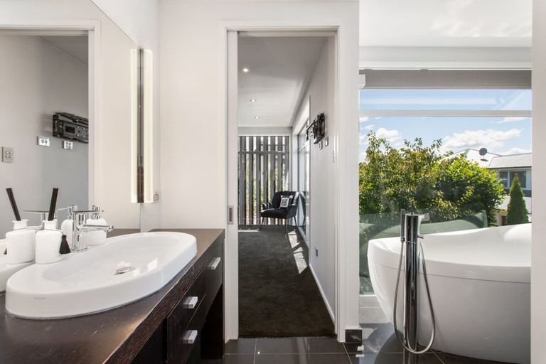 Photo of property in 54 Office Road, Merivale, Christchurch, 8014