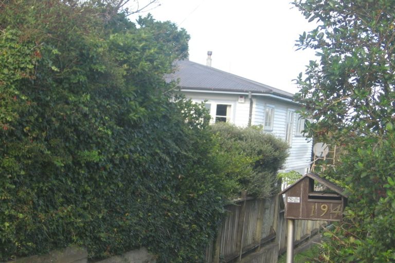 Photo of property in 194 Miromiro Road, Normandale, Lower Hutt, 5010