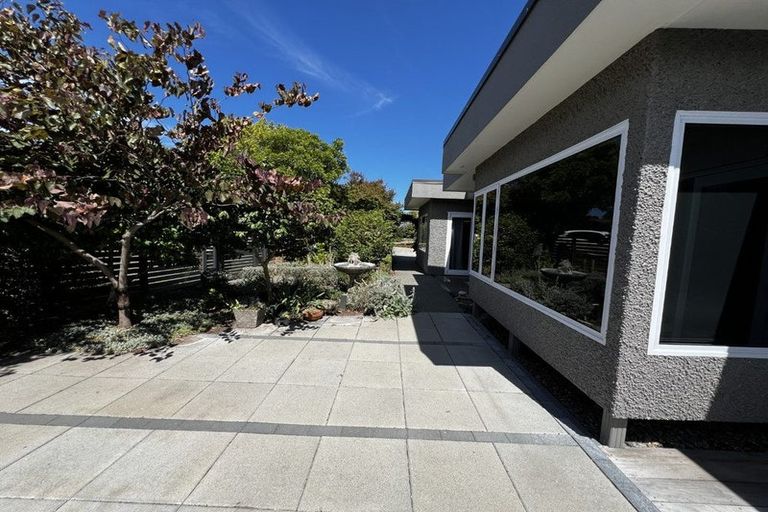 Photo of property in 2a Busby Hill, Havelock North, 4130