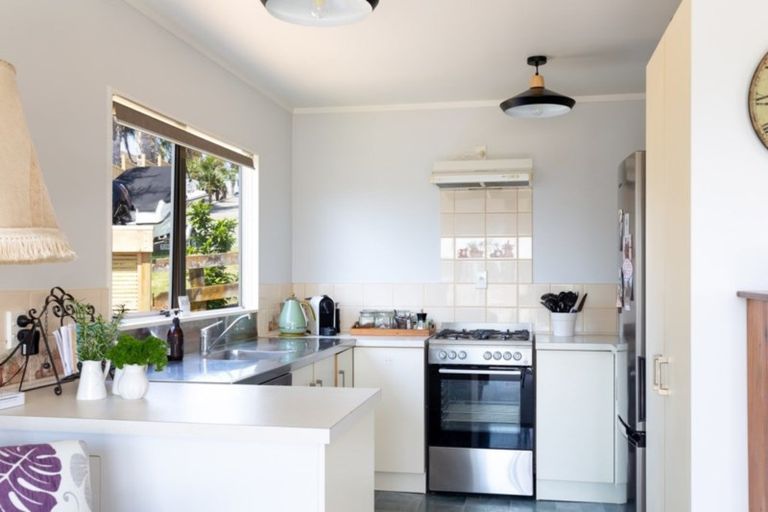 Photo of property in 181f Omokoroa Road, Omokoroa, 3114