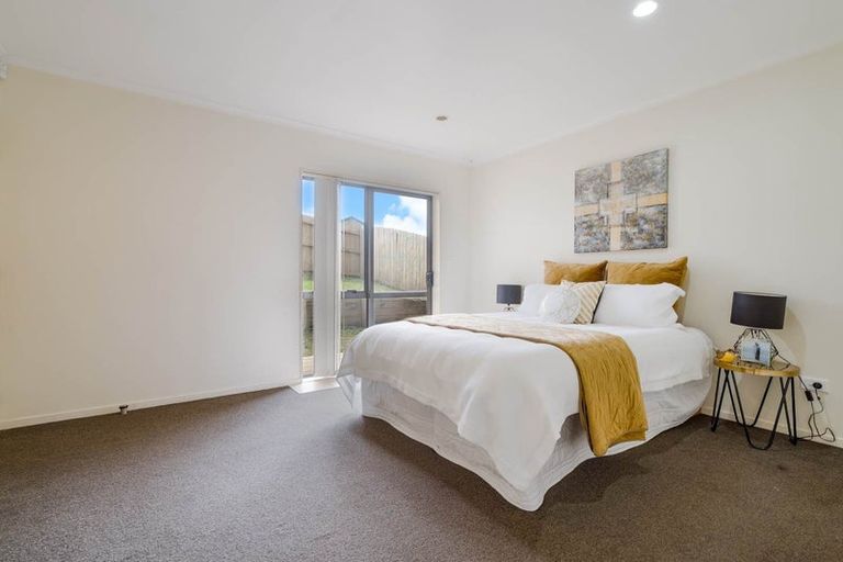 Photo of property in 37 Westglen Place, Ranui, Auckland, 0612