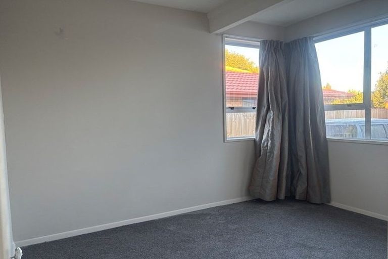 Photo of property in 8 Auburn Avenue, Upper Riccarton, Christchurch, 8041