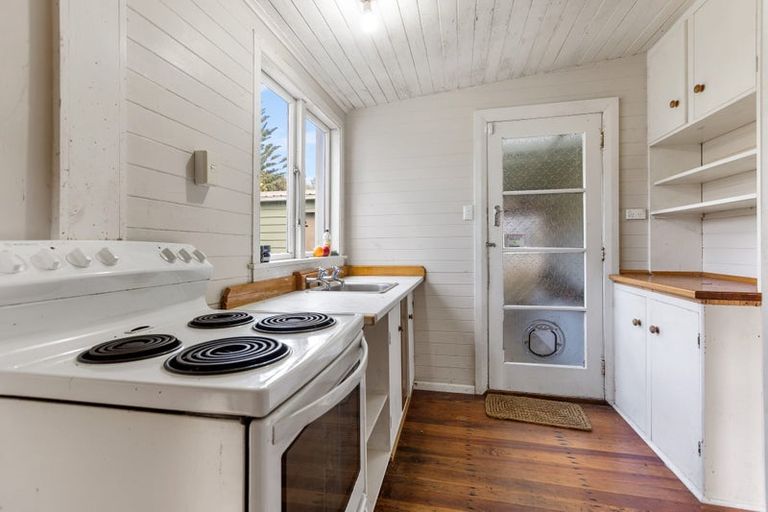 Photo of property in 176 Huatoki Street, Upper Vogeltown, New Plymouth, 4310