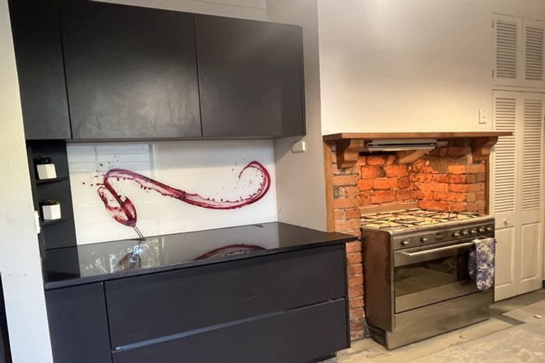 Photo of property in 112 Aro Street, Aro Valley, Wellington, 6021