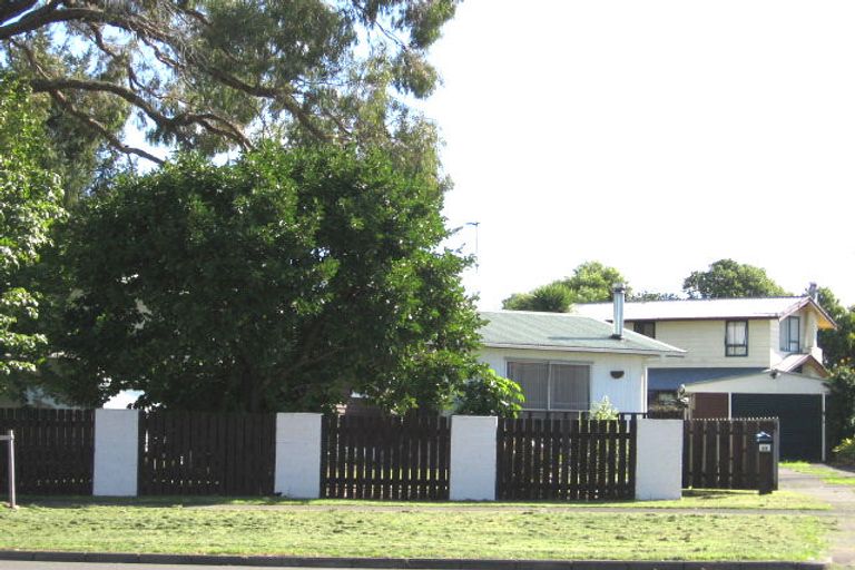 Photo of property in 23 Whitford Road, Howick, Auckland, 2014