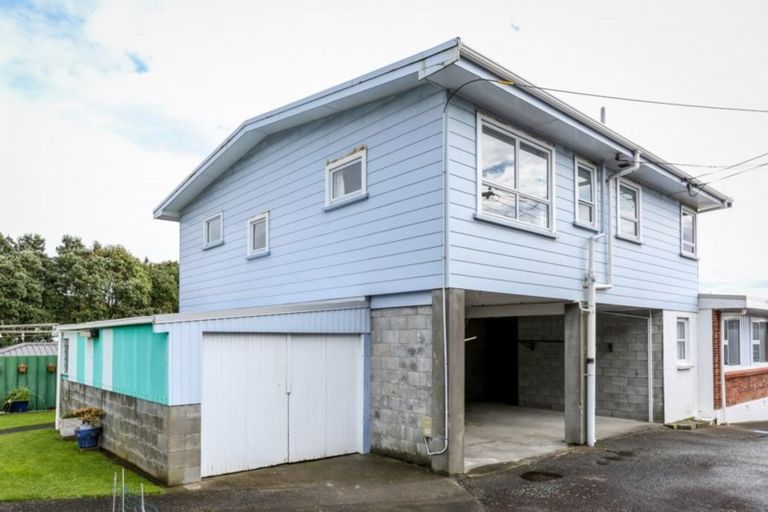 Photo of property in 37b Breakwater Road, Moturoa, New Plymouth, 4310