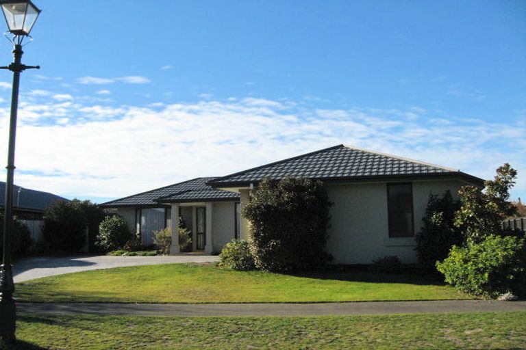 Photo of property in 15 Blue Gum Place, New Brighton, Christchurch, 8083