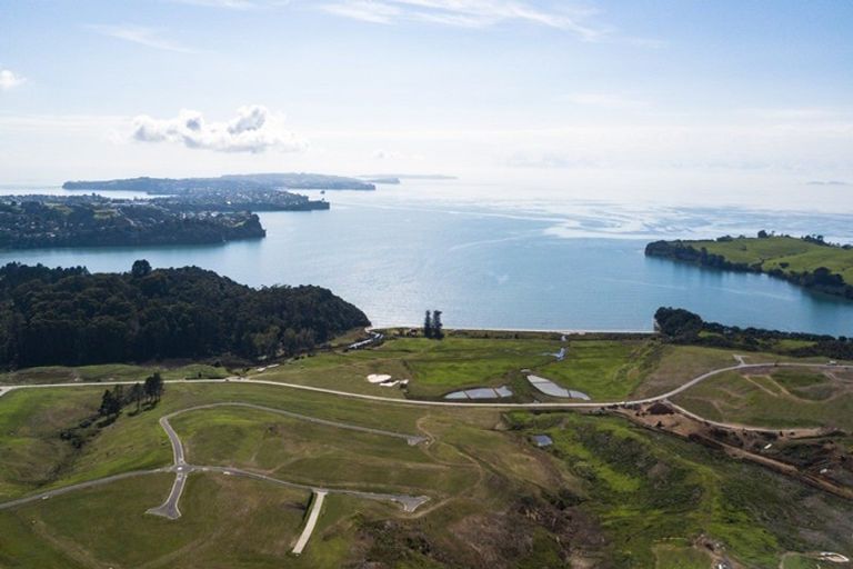 Photo of property in 1 Taemai Place, Okura Bush, Silverdale, 0794