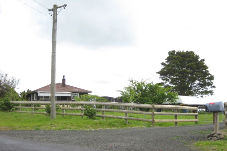 Photo of property in 148 Tawa Road, Kumeu, 0891
