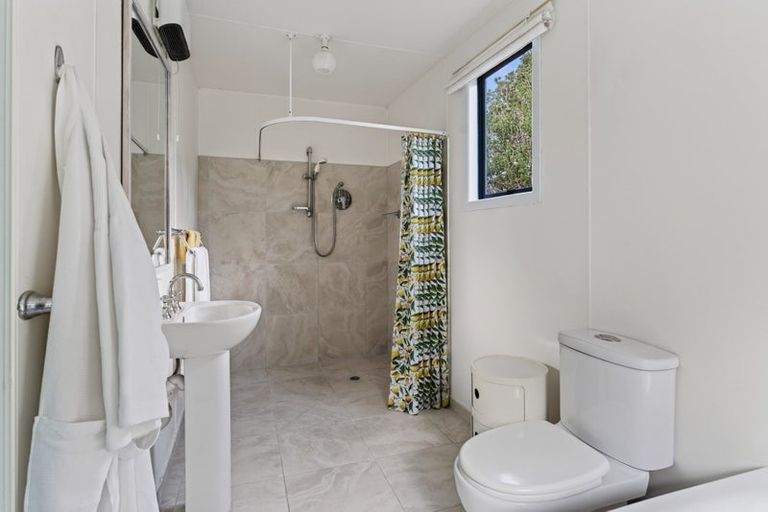 Photo of property in 330 Franklin Road, Paparoa, 0571
