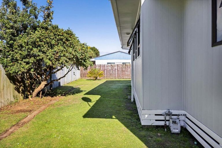 Photo of property in 18 Manuka Place, Hawera, 4610