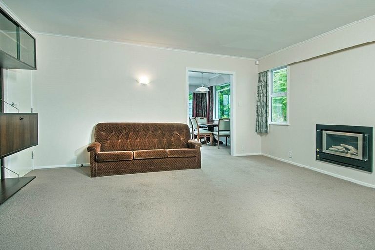 Photo of property in 9 Edgerton Road, Te Atatu Peninsula, Auckland, 0610