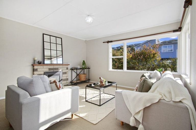 Photo of property in 22a Beauchamp Street, Tawa, Wellington, 5028