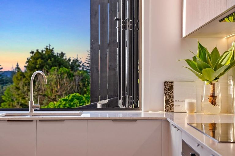 Photo of property in 45a Rosario Crescent, Red Beach, 0932