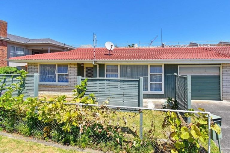 Photo of property in 2/75 Kolmar Road, Papatoetoe, Auckland, 2025