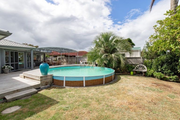 Photo of property in 10 Harris Place, Ngatea, 3503