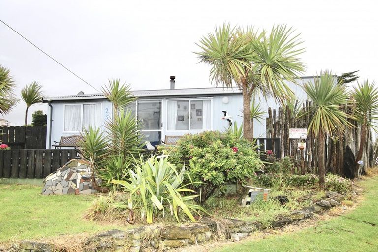 Photo of property in 23 Nash Parade, Foxton Beach, Foxton, 4815