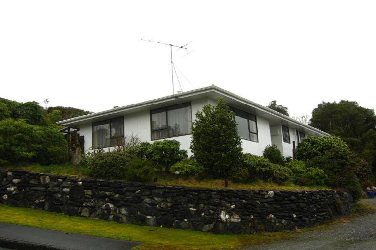 Photo of property in 16 Brownlee Drive, Moana, 7872