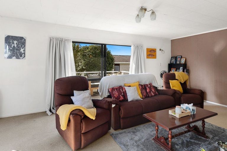 Photo of property in 16 Cobham Court, Kerikeri, 0230