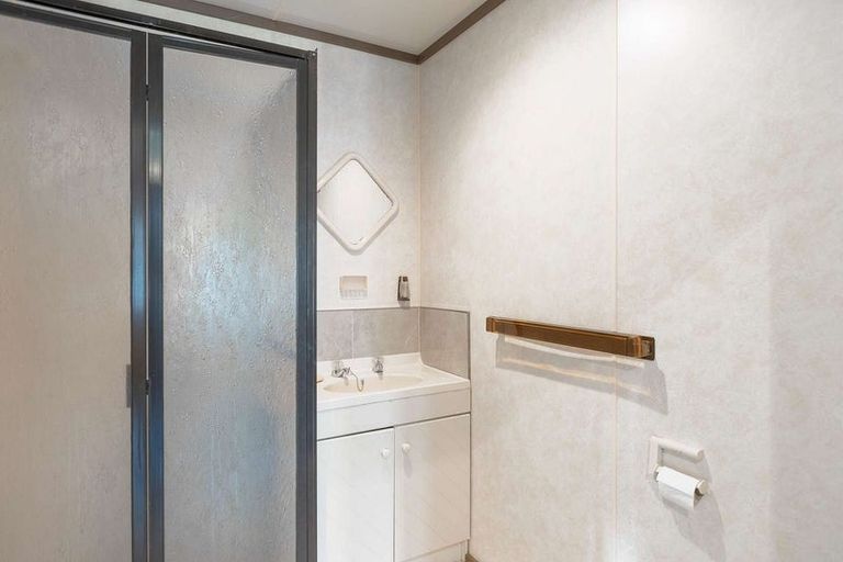 Photo of property in 6 Frimley Terrace, Waikanae Beach, Waikanae, 5036