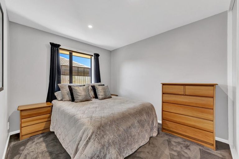 Photo of property in 21 Forest Drive, Parklands, Christchurch, 8083