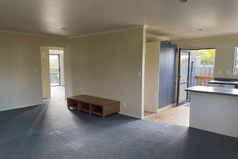 Photo of property in 6 Marlene Avenue, Te Atatu South, Auckland, 0610