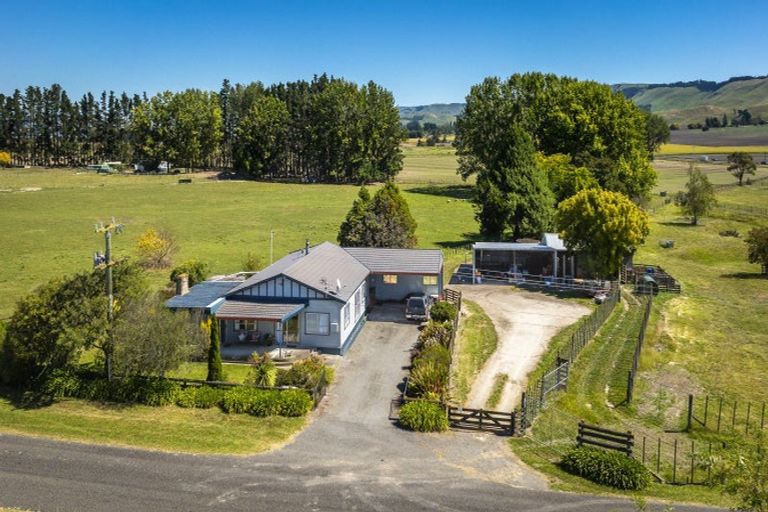 Photo of property in 32 Poukawa Road, Poukawa, Hastings, 4178