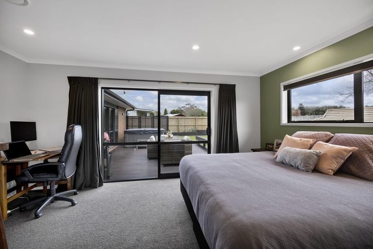 Photo of property in 6 Montague Grove, Stratford, 4332