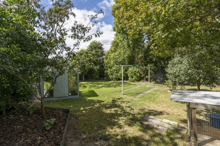 Photo of property in 16 Juliana Place, Awapuni, Palmerston North, 4412