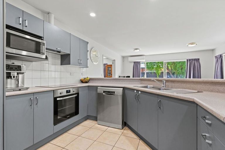 Photo of property in 6 Rawei Place, Harewood, Christchurch, 8051