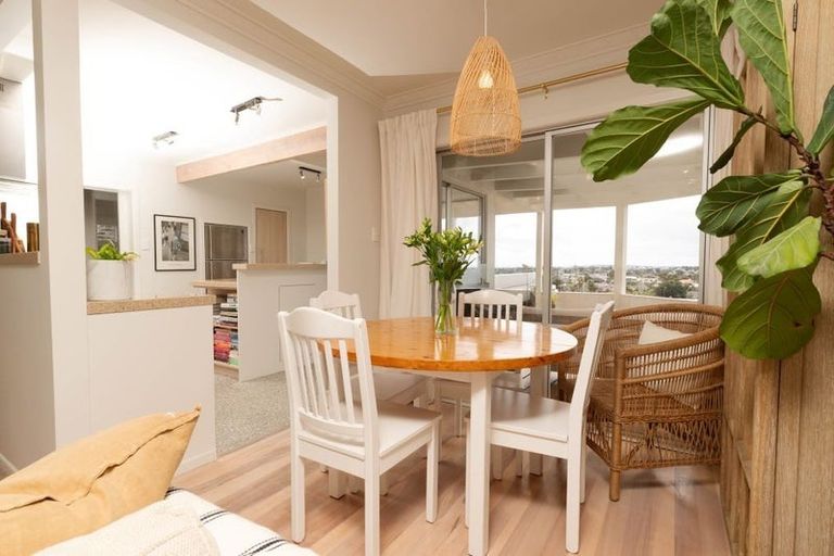 Photo of property in 11a Mizpah Road, Waiake, Auckland, 0630