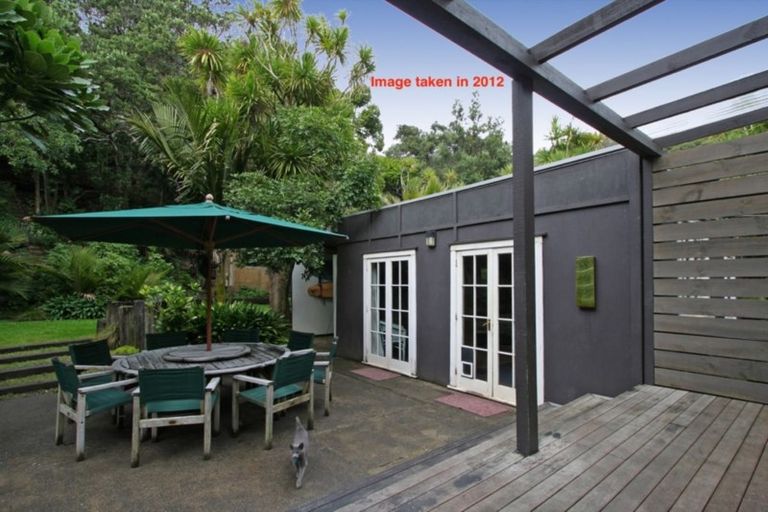 Photo of property in 52 Beach Valley Road, Piha, New Lynn, 0772