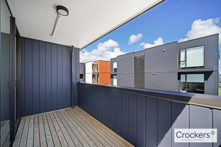 Photo of property in 10/10 Treasure Lane, Te Atatu South, Auckland, 0610