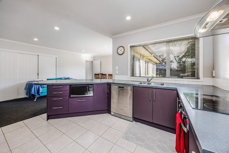 Photo of property in 13 Glenross Drive, Wattle Downs, Auckland, 2103