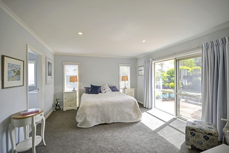 Photo of property in 1 Madison Street, Carterton, 5713