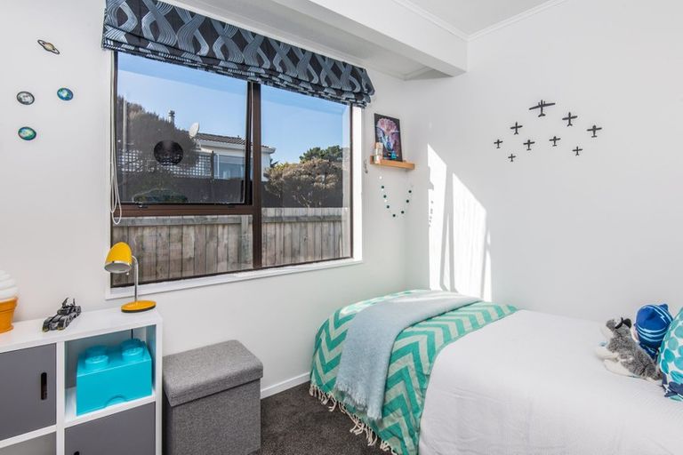 Photo of property in 42 Dominica Crescent, Grenada Village, Wellington, 6037