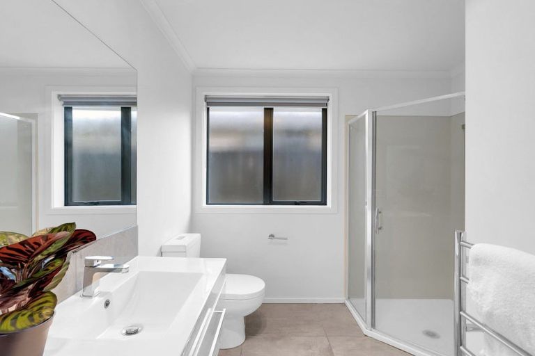 Photo of property in 18 Patatee Terrace, Baverstock, Hamilton, 3200