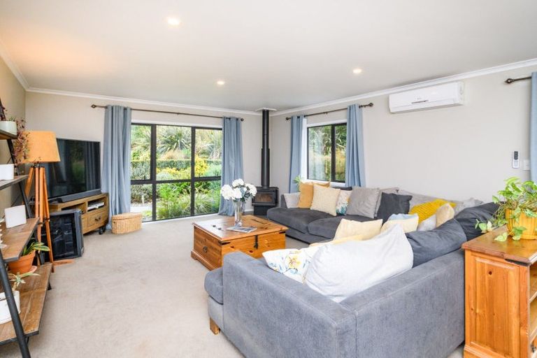 Photo of property in 21 Moonshine Valley Road, Aokautere, Palmerston North, 4471