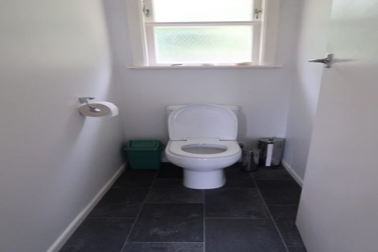 Photo of property in 1 Mckelvey Place, Tawa, Wellington, 5028