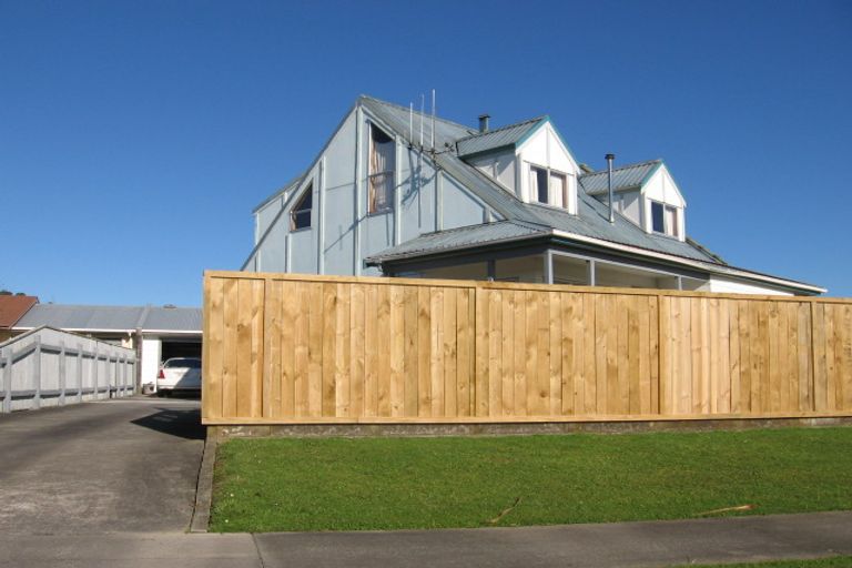 Photo of property in 11 Leander Place, Milson, Palmerston North, 4414