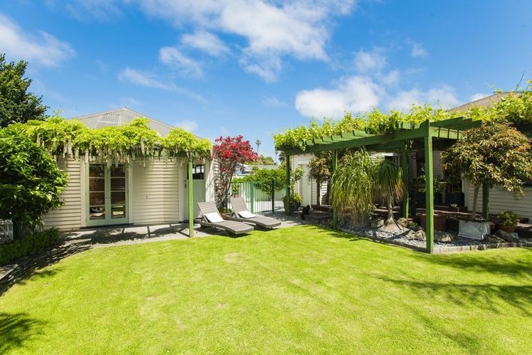 Photo of property in 27 Stout Street, Whataupoko, Gisborne, 4010