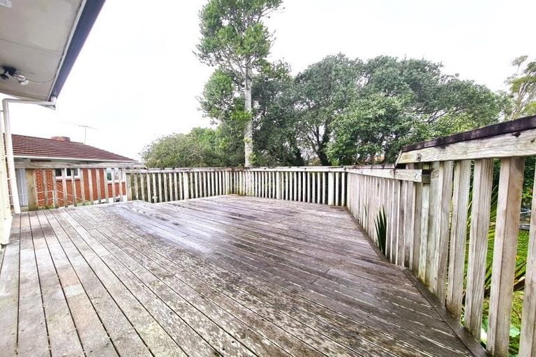 Photo of property in 20 Hartley Terrace, Massey, Auckland, 0614