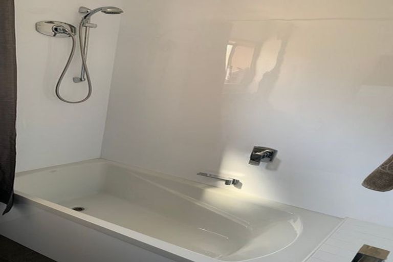 Photo of property in 485 West Coast Road, Glen Eden, Auckland, 0602